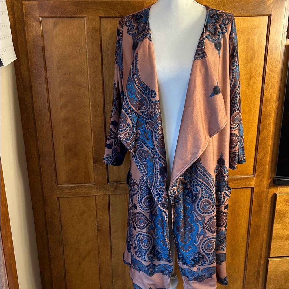 NWT Reborn Womens Blue & Tan Paisley Print Open Front Longline Cardigan. Sz XL